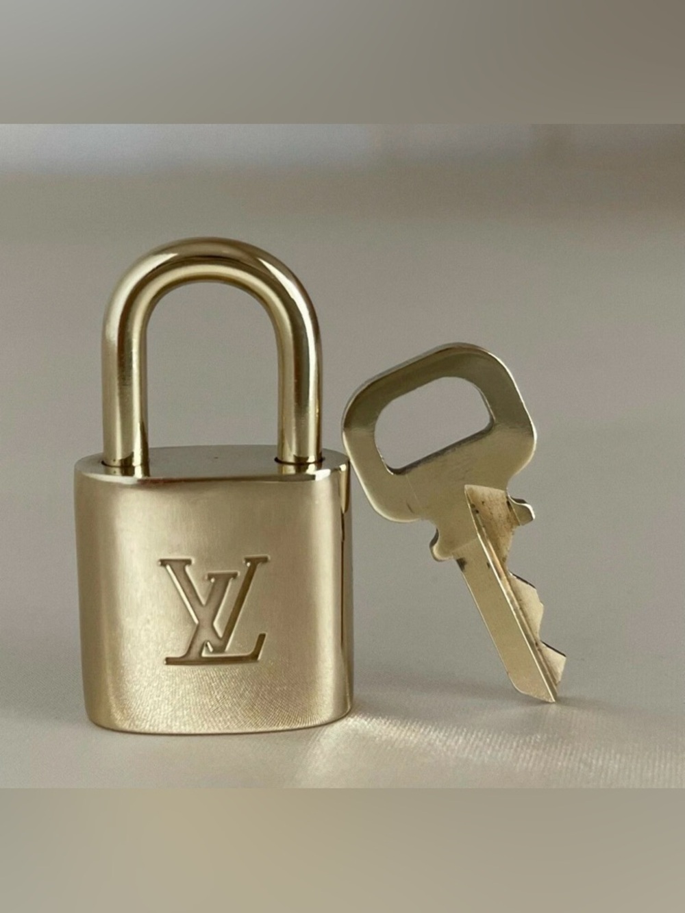 Louis Vuitton Gold Padlock with Matching Key can also be used as a necklace GWP - Picture 12 of 13